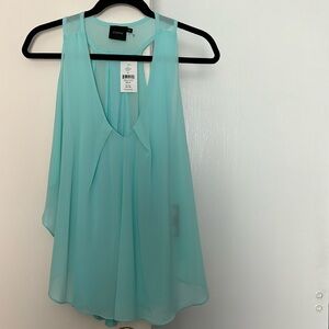 Cliche V neck sleeveless blouse